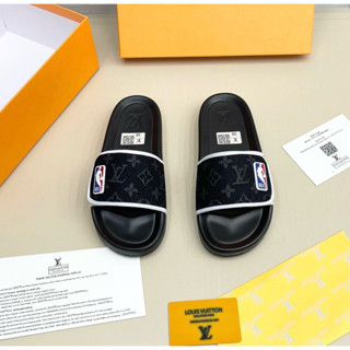 Dép lê nam Eo Vì quai ngang dập vân hoa đính mác cao su gót khắc logo hãng cao cấp