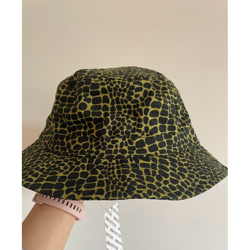 Mũ bucket Urban Outfitters UO