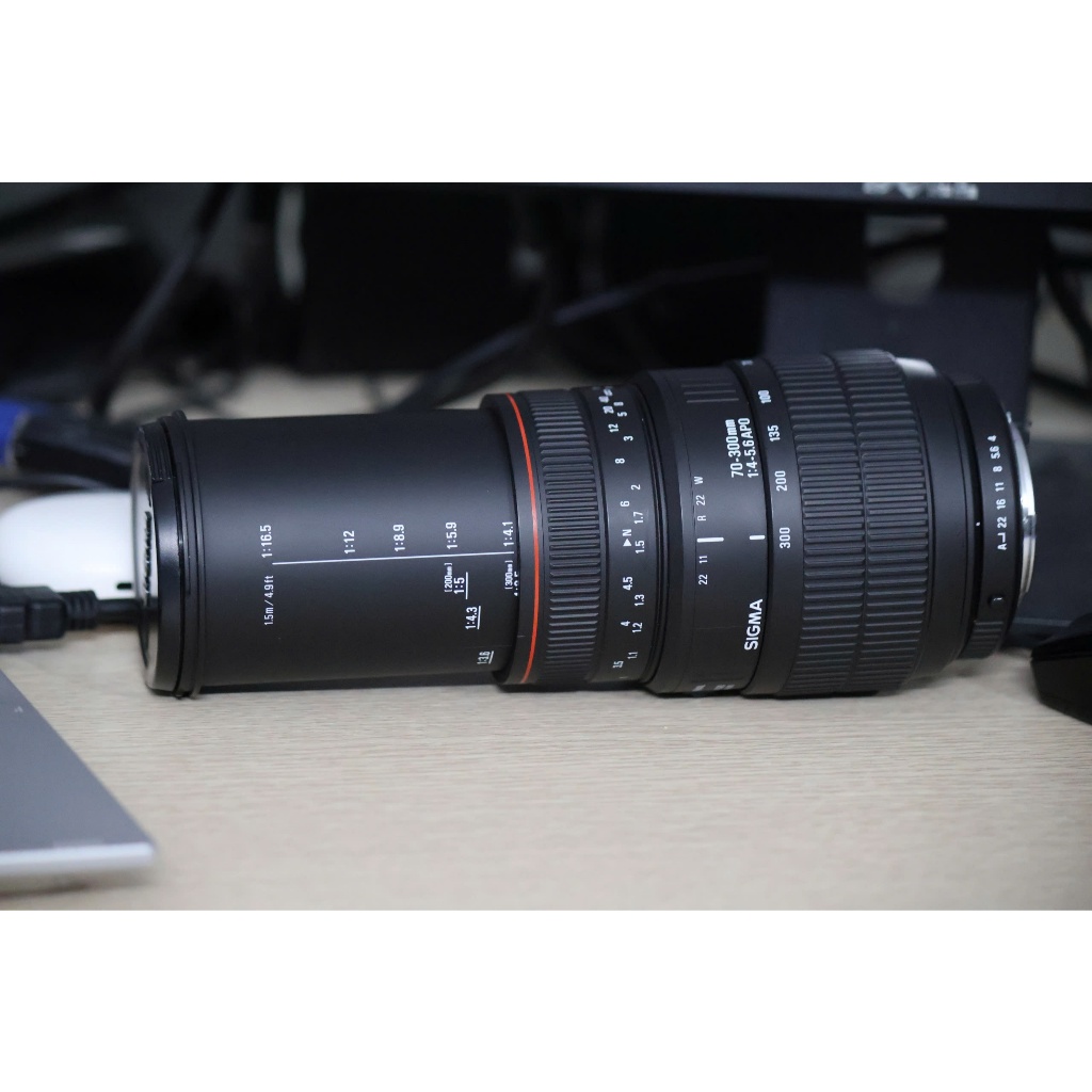 pentax Sigma 70-300 mm f/4-5.6 APO DG Macro 98% (lens cực đẹp hỏng vòng vặn zoom ra)