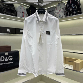 Áo sơ mi trắng nam dài tay Đôn Chề lụa nến thêu logo kim loại ngực phối hoa văn cổ và ống tay SM194P