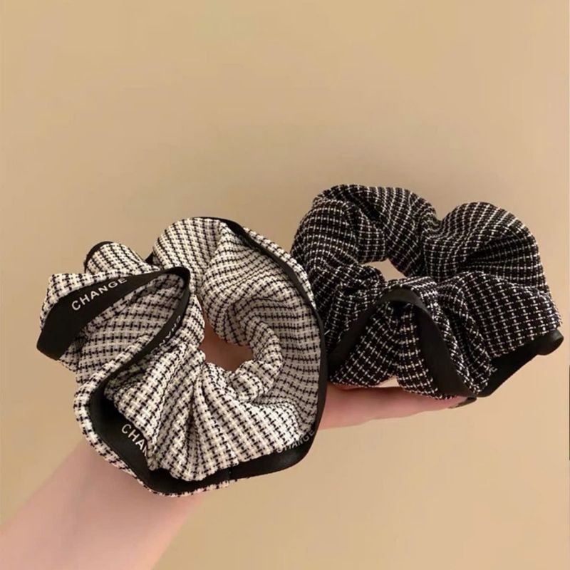 Dây Cột Tóc Scrunchies Caro Viền Đen Chữ Change Style Retro Pháp Phụ Kiện Tóc Nữ Empoli