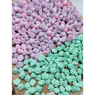 Kẹo meringue nụ hôn