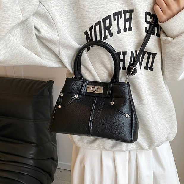 Túi xách nữ, túi đeo chéo phối khuy bấm kiểu dáng thời trang (Kèm ảnh thật) - Hazel Bag VC11