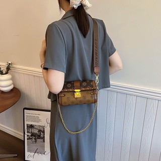 Túi xách đeo chéo dây xích cực kì sang chảnh 2021