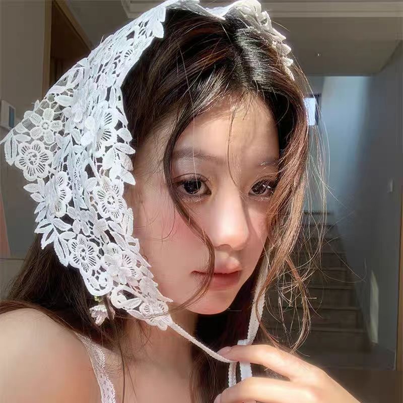 Khăn trùm đầu tam giác mỏng mùa hè dopamine phong cách đi biển ren hoa xinh xắn ponny