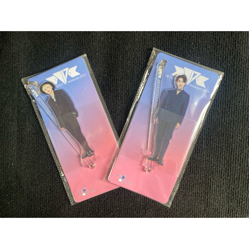 seventeen official goods Museum 2019 member Joshua như hình.