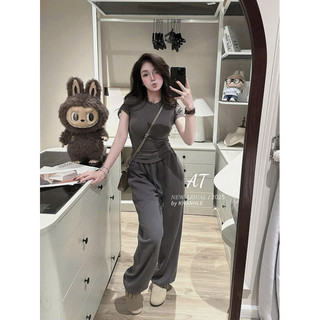 Set áo croptop thêu chữ B.  A D chuẩn Khánh Lê[ Sẵn Ship]