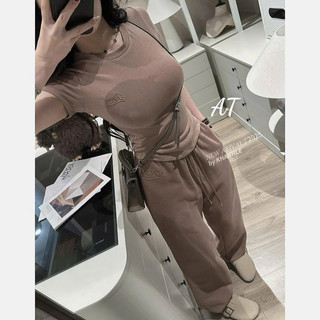 Set áo croptop thêu chữ B.  A D chuẩn Khánh Lê[ Sẵn Ship]