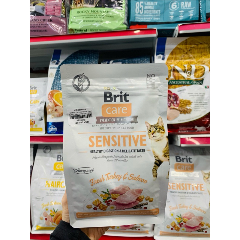 Brit Care Sensitive Fresh Turkey & Salmon flavor Hạt mèo Premium