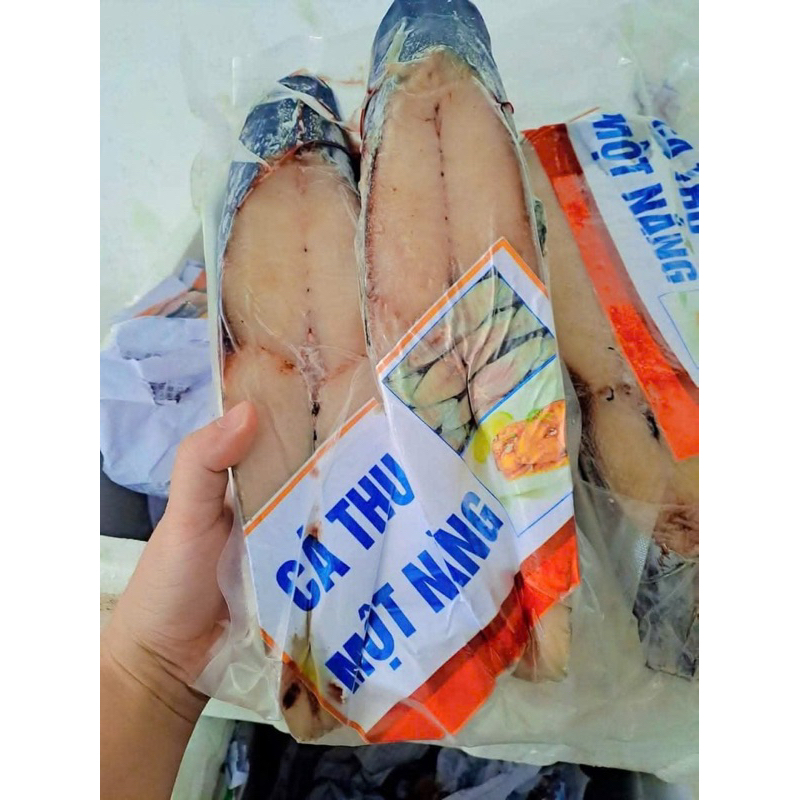 cá thu khúc 1 nắng 2 khúc sát đầu ,sát đuôi siêu ngon 1kg