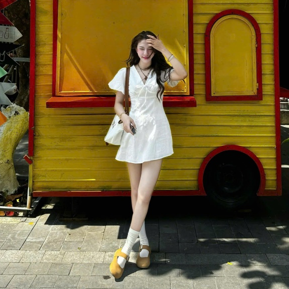 (KÈM QUẦN BẢO HỘ) Váy ren ôm dáng ngắn tay bồng thắt nơ CLARA DRESS | BigBuy360 - bigbuy360.vn