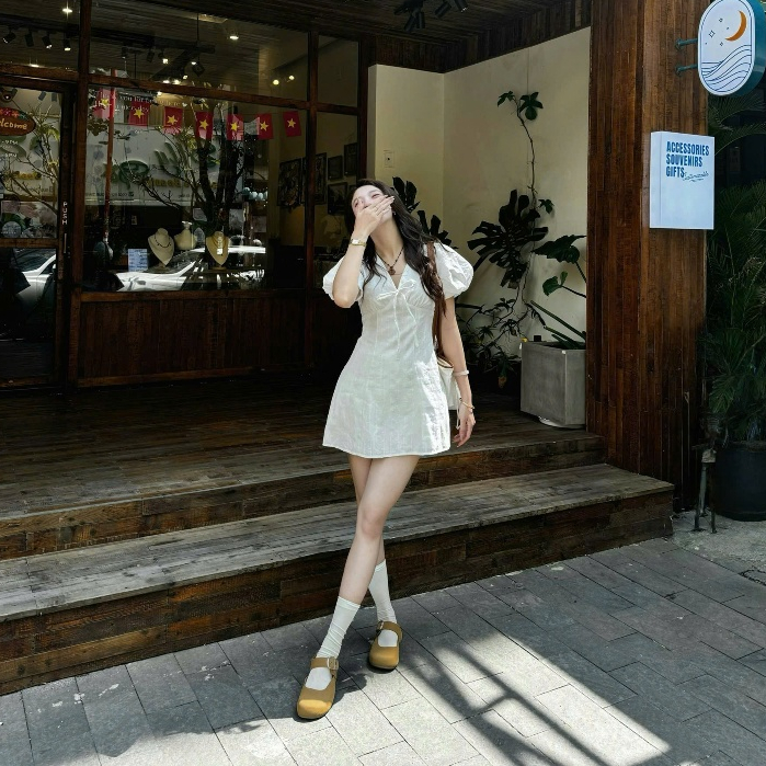 (KÈM QUẦN BẢO HỘ) Váy ren ôm dáng ngắn tay bồng thắt nơ CLARA DRESS | BigBuy360 - bigbuy360.vn