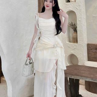 Váy cúp đáp ngực xẻ đùi