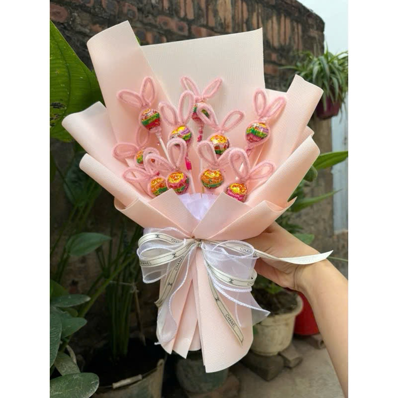 Bó hoa kẹo mút tai thỏ kẽm nhung (tai thỏ dài) làm quà tặng cực thích