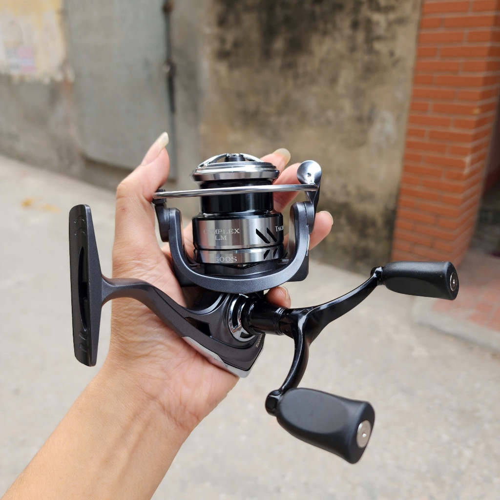 [Hot 2025] Máy câu TaKumi LM Chất Lượng - Size 2500 và 3000 - 2 bản tay đôi hoặc tay đơn