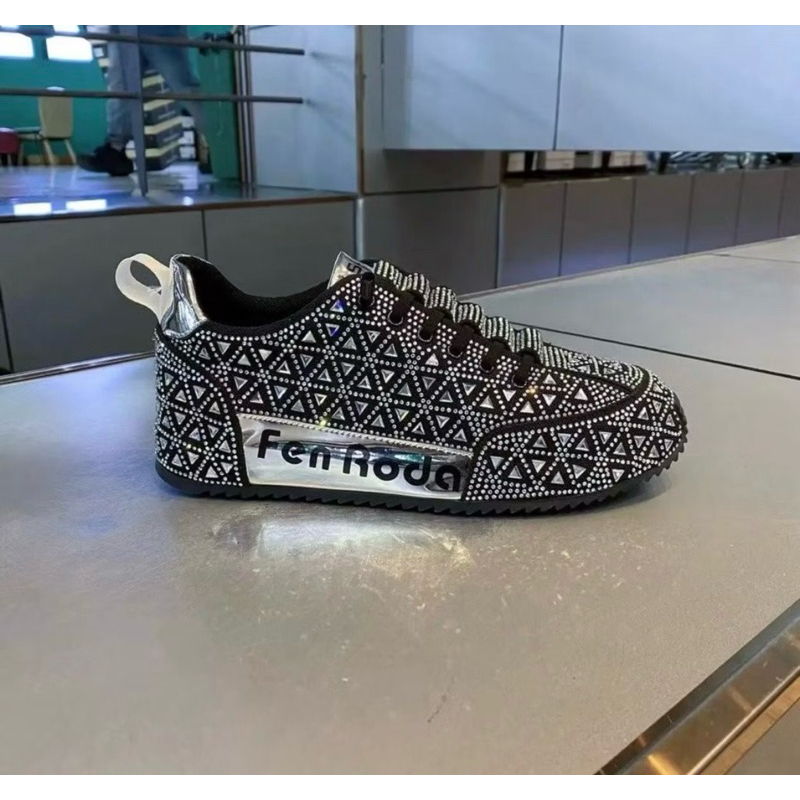 giày đính đá nam (size 42)