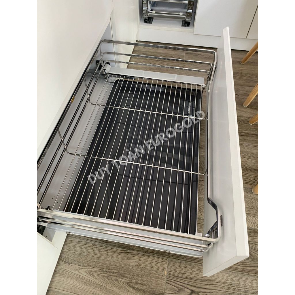 Giá xoong nồi nan dẹt EUROGOLD, Kệ để xoong nồi inox 304 cao cấp, ray giảm chấn, có khay hứng nước