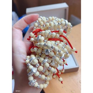 Vòng dâu charm con rắn bi bạc cho bé