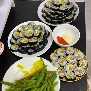 Củ cải vàng sợi Hàn Quốc cuộn gimbap gói 1kg (>40 sợi) có thể ăn trực tiếp