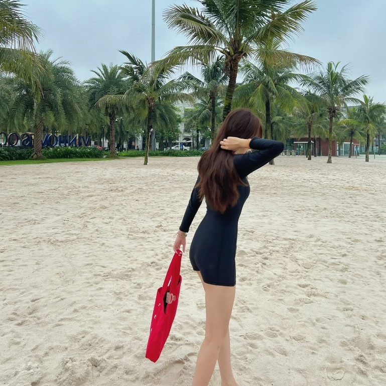 [BIKINI CAO CẤP] Đồ bơi, áo tắm 1 mảnh KHÓA KÉO FORM SHORT màu đen sang chảnh kín đáo | BigBuy360 - bigbuy360.vn