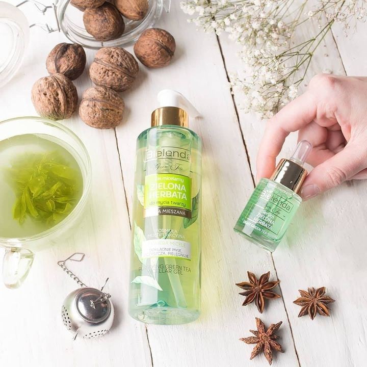 Sữa rửa mặt Bielenda Green Tea cho da dầu mụn với srm trà xanh tràm trà kiềm dầu, giảm mụn 200ml