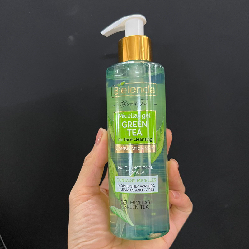 Sữa rửa mặt Bielenda Green Tea cho da dầu mụn với srm trà xanh tràm trà kiềm dầu, giảm mụn 200ml