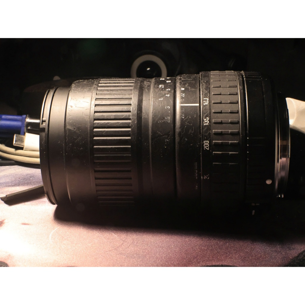 Sigma 100-300 f:4.5-6.7 DL for Canon ef  (te tua do bị rơi, kính còn đẹp) dành cho người có đam mê - Ống kính Canon EF