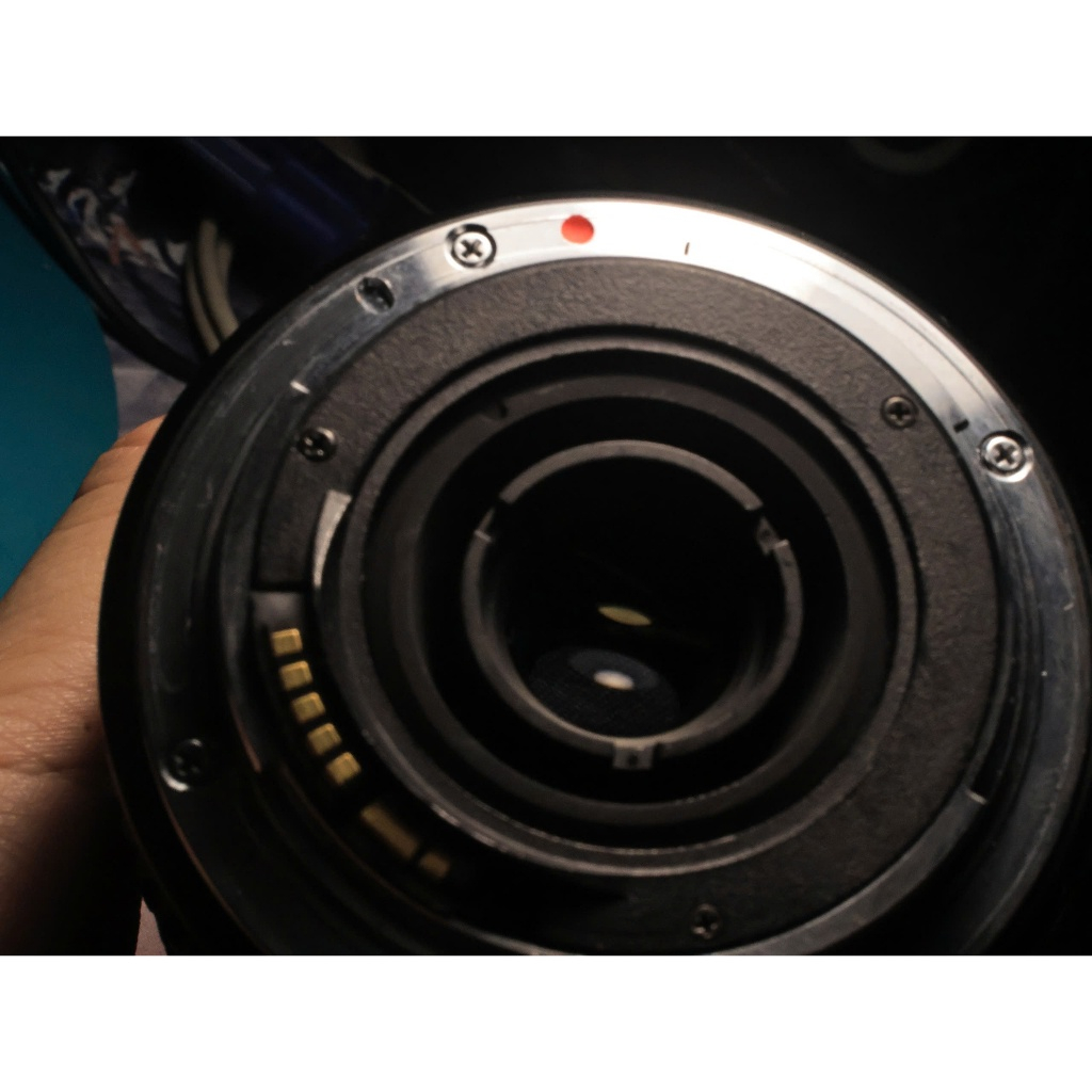 Sigma 100-300 f:4.5-6.7 DL for Canon ef  (te tua do bị rơi, kính còn đẹp) dành cho người có đam mê - Ống kính Canon EF
