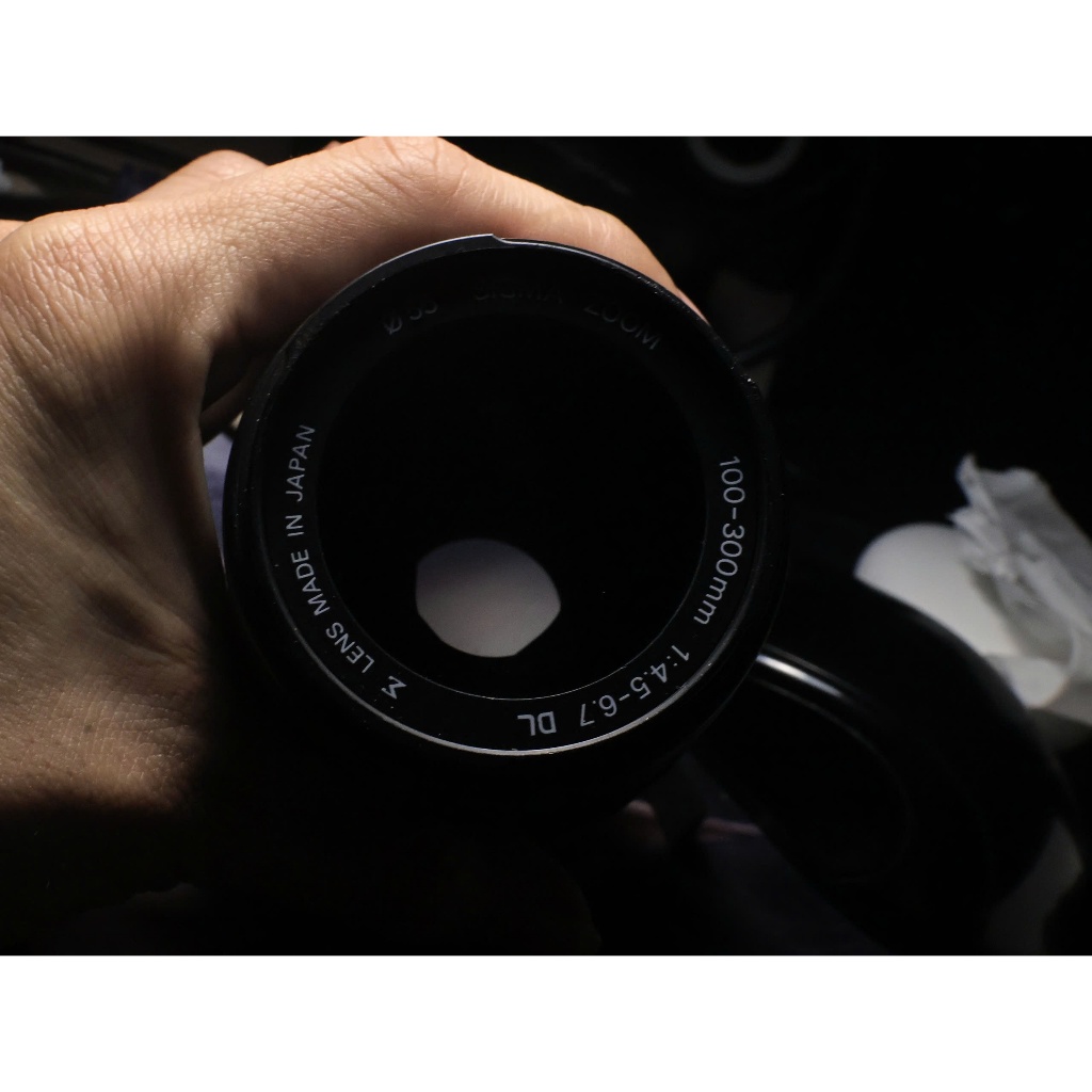 Sigma 100-300 f:4.5-6.7 DL for Canon ef  (te tua do bị rơi, kính còn đẹp) dành cho người có đam mê - Ống kính Canon EF