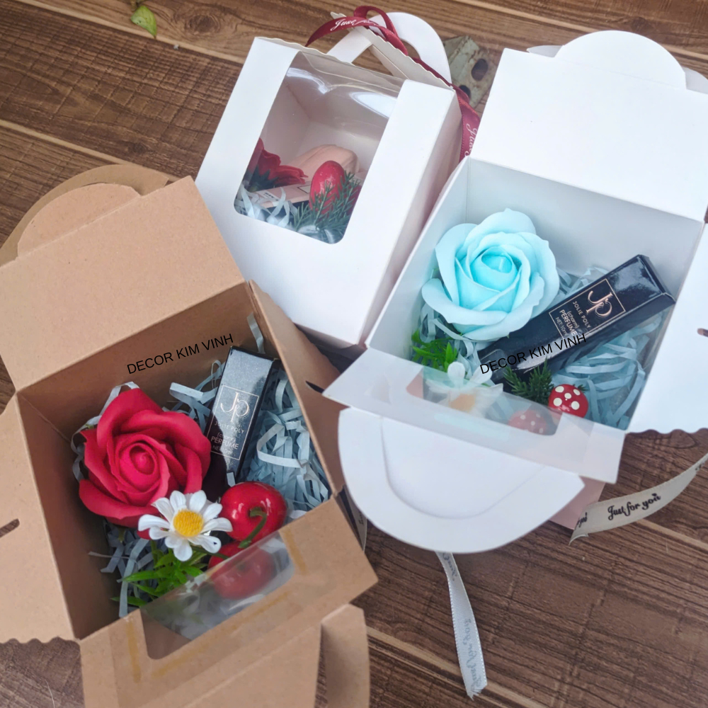 Hộp Quà Hộp Hoa Nhí Kèm Nước Hoa QUA16 Quà Tặng Ý Nghĩa 8/3, Sinh Nhật, Valentine