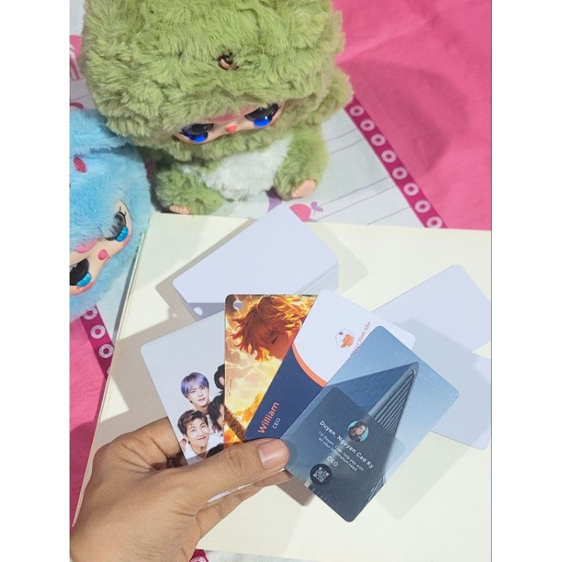 In ảnh theo yêu cầuther nhựa PVC cứng, không thấm nước miễn phí  cán bóng