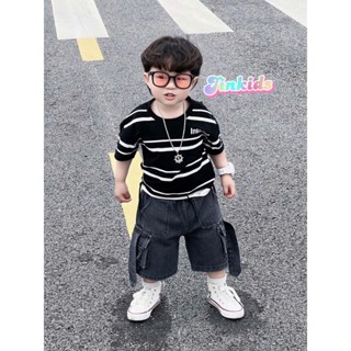 (JINKID) Bộ áo thun rách kèm quần Jean ngố túi hộp chất mềm cho bé trai (9-32kg)