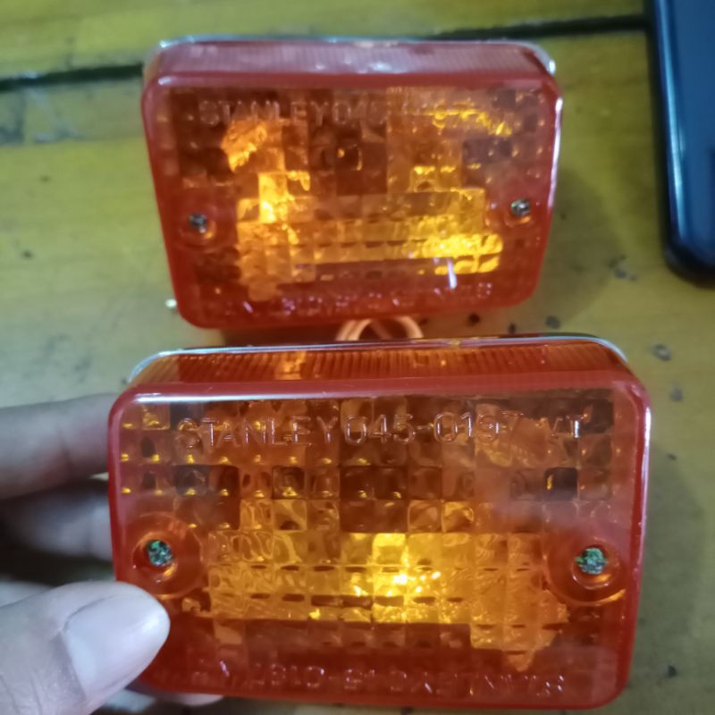 Cặp xi nhan trước DH, Cup 82