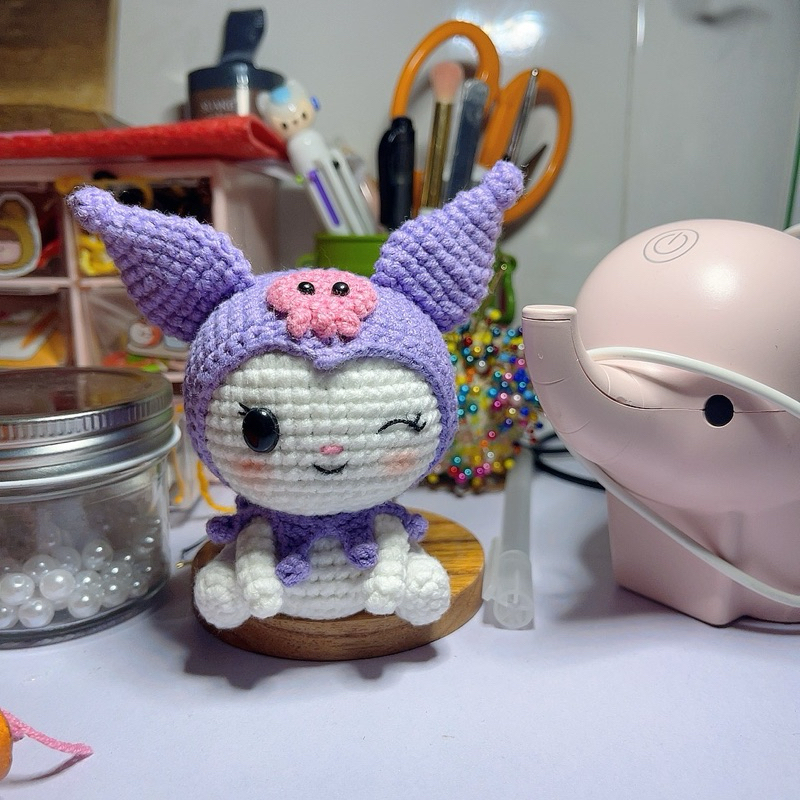 móc khoá len kuromi tím