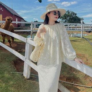 Set ren áo và chân váy dáng dài tiểu thư màu trắng kem Chiako