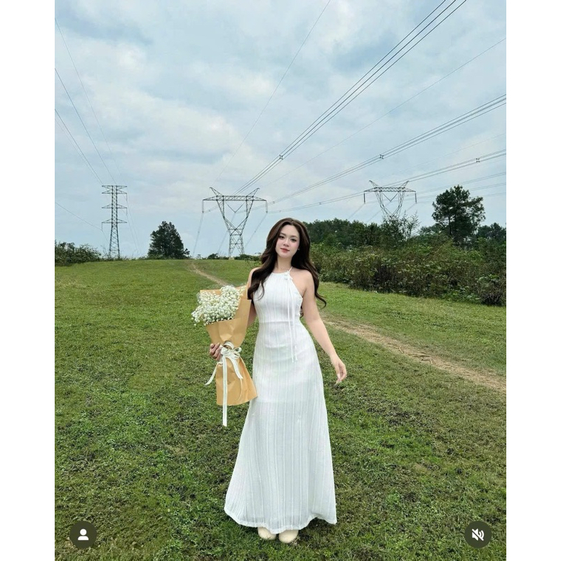(T’achi) Đầm maxi cổ yếm trắng