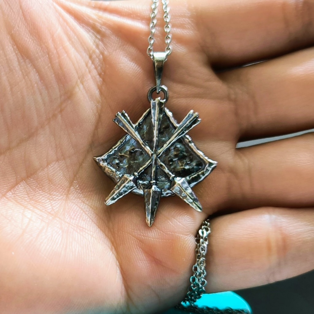 Mặt dây chuyền Bạc Dark Silver - Arrow's Sting Talisman - Elden Ring| Dark Souls Gamer, Fan, Cosplay