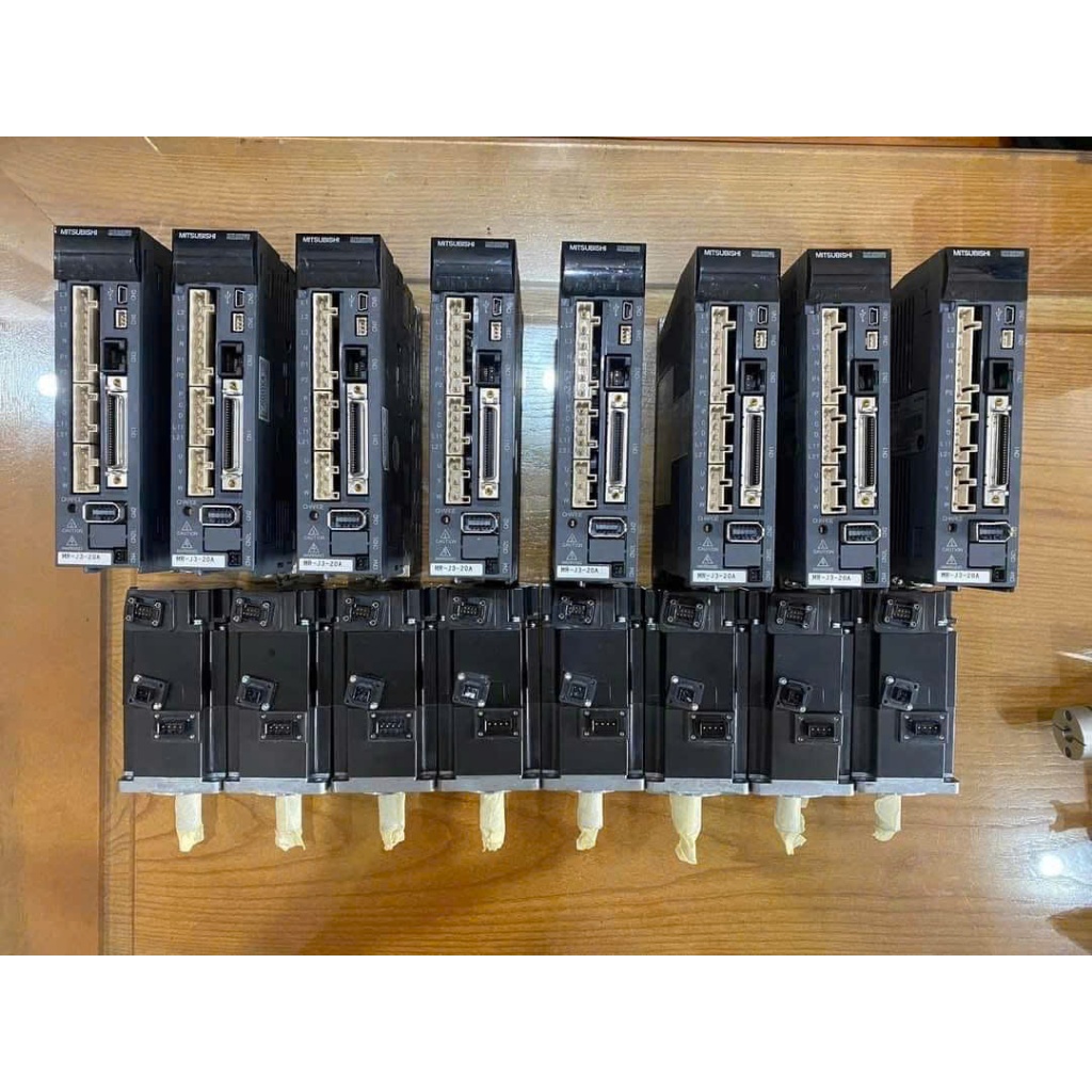 Full bộ servo chạy mạng J3 200w CÓ thắng (có xuất HD VAT ) gồm MR-J3-20B + Motor