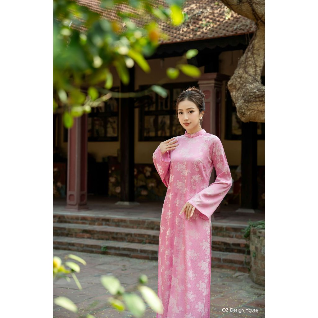 Áo dài OZ Design House AD44753TET25 lụa cổ tàu dáng suông nền hồng phấn họa tiết hoa hồng