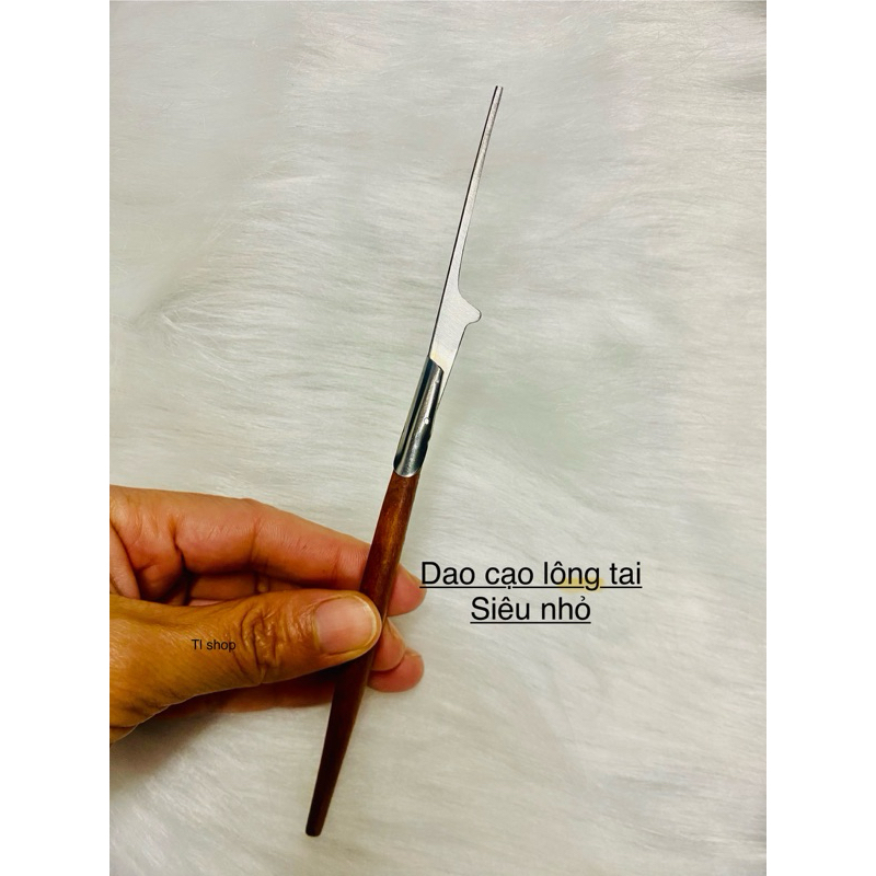 Cây dao cạo lông tai đã độ.