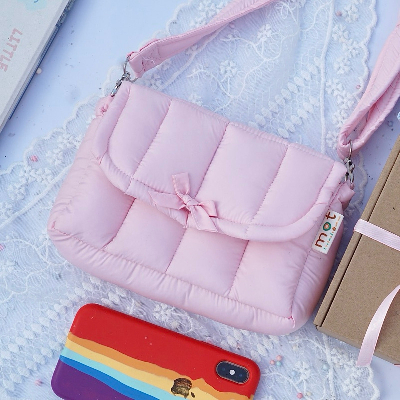 Túi đựng điện thoại bông phồng, túi đeo chéo nhồi bông phối nơ_Điện thoại nơ Mọt handmade