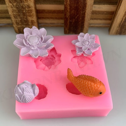 Khuôn silicon vỉ 4 hoa sen nhỏ và cá nhí