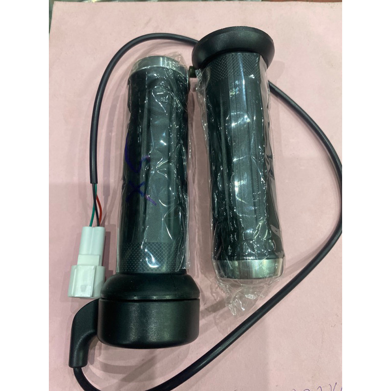 Tay Ga X5 chính hãng YADEA .