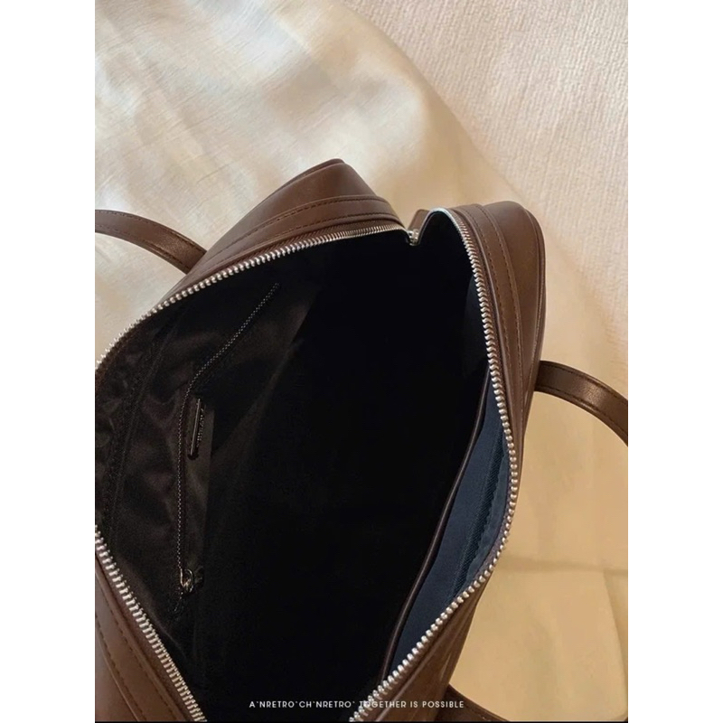 Túi đeo vai chio2nd túi trước trái tim kèm charm size 28cm | BigBuy360 - bigbuy360.vn
