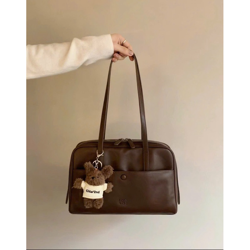 Túi đeo vai chio2nd túi trước trái tim kèm charm size 28cm | BigBuy360 - bigbuy360.vn