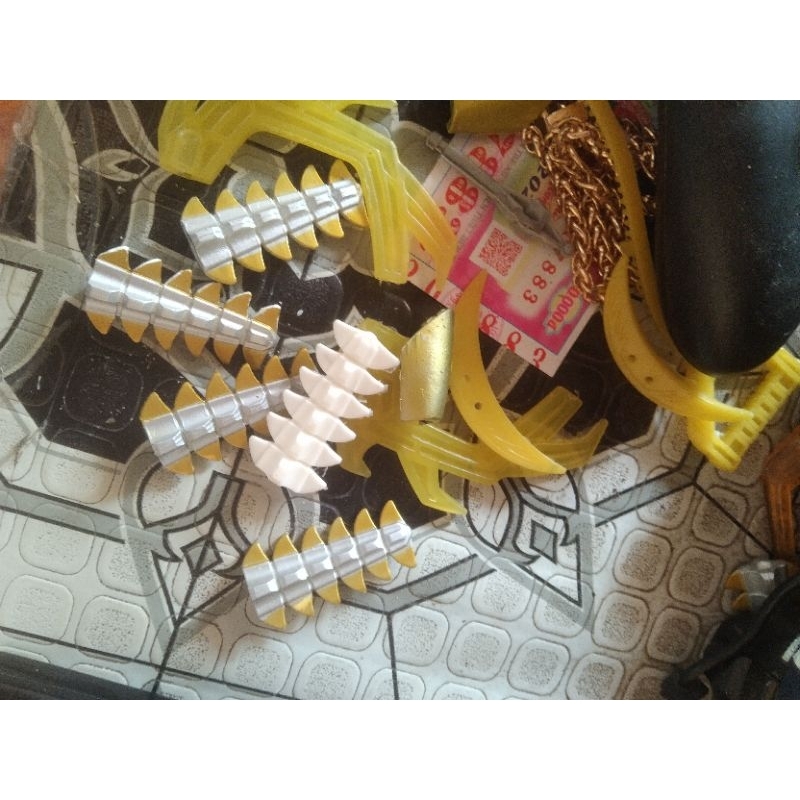 chóp đuôi gao cá sấu dx, sừng bọ gouraijin