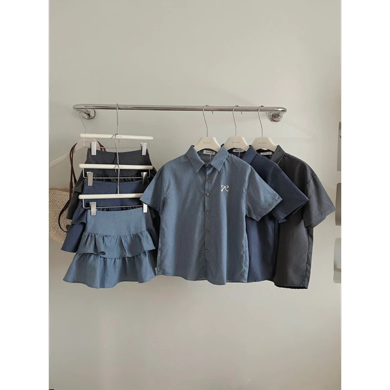 Set áo sơ mi thêu nơ nhỏ kèm chân váy 2 tầng xòe bồng xinh xắn bộ đồ nữ tiểu thư chất xước thái hàng đẹp | BigBuy360 - bigbuy360.vn