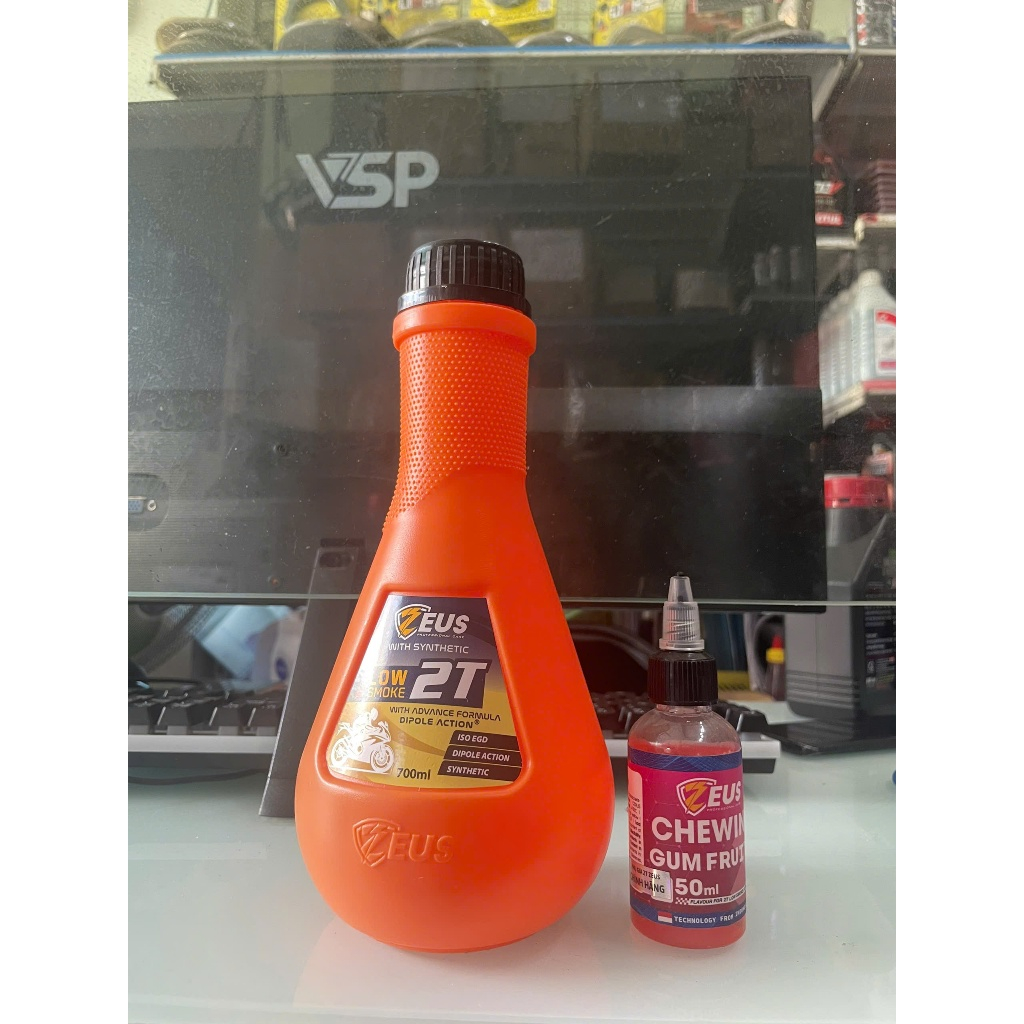 NHỚT THƠM 2 THÌ ZEUS  700ML  VÀ PHỤ GIA TINH DẦU THƠM MÙI NGẪU NHIÊN