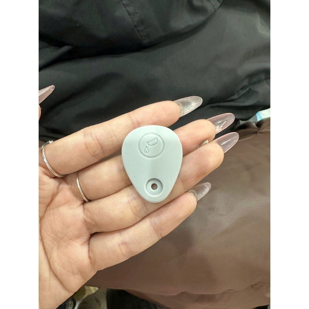 1 chiếc nút sillicon đổ sữa cup V2 - V1 trắng