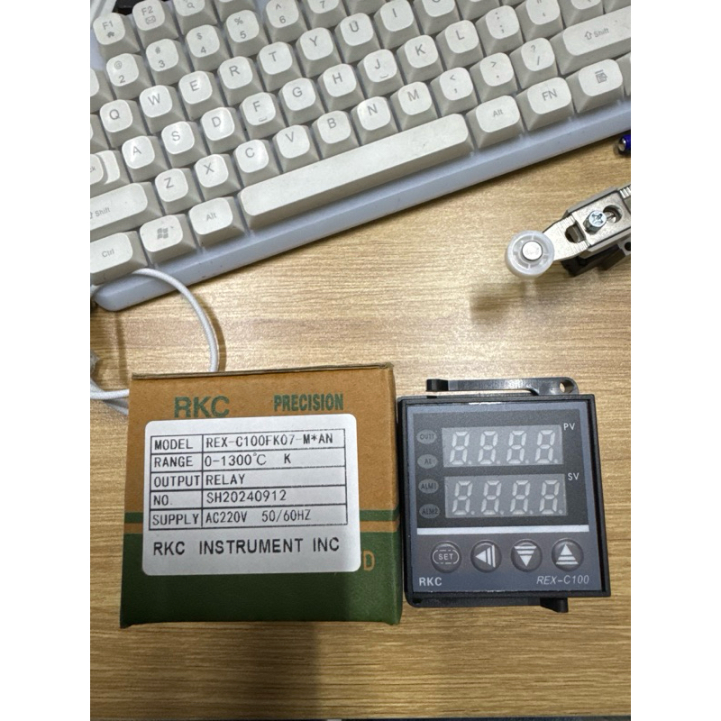 Đồng hồ nhiệt REX-C100